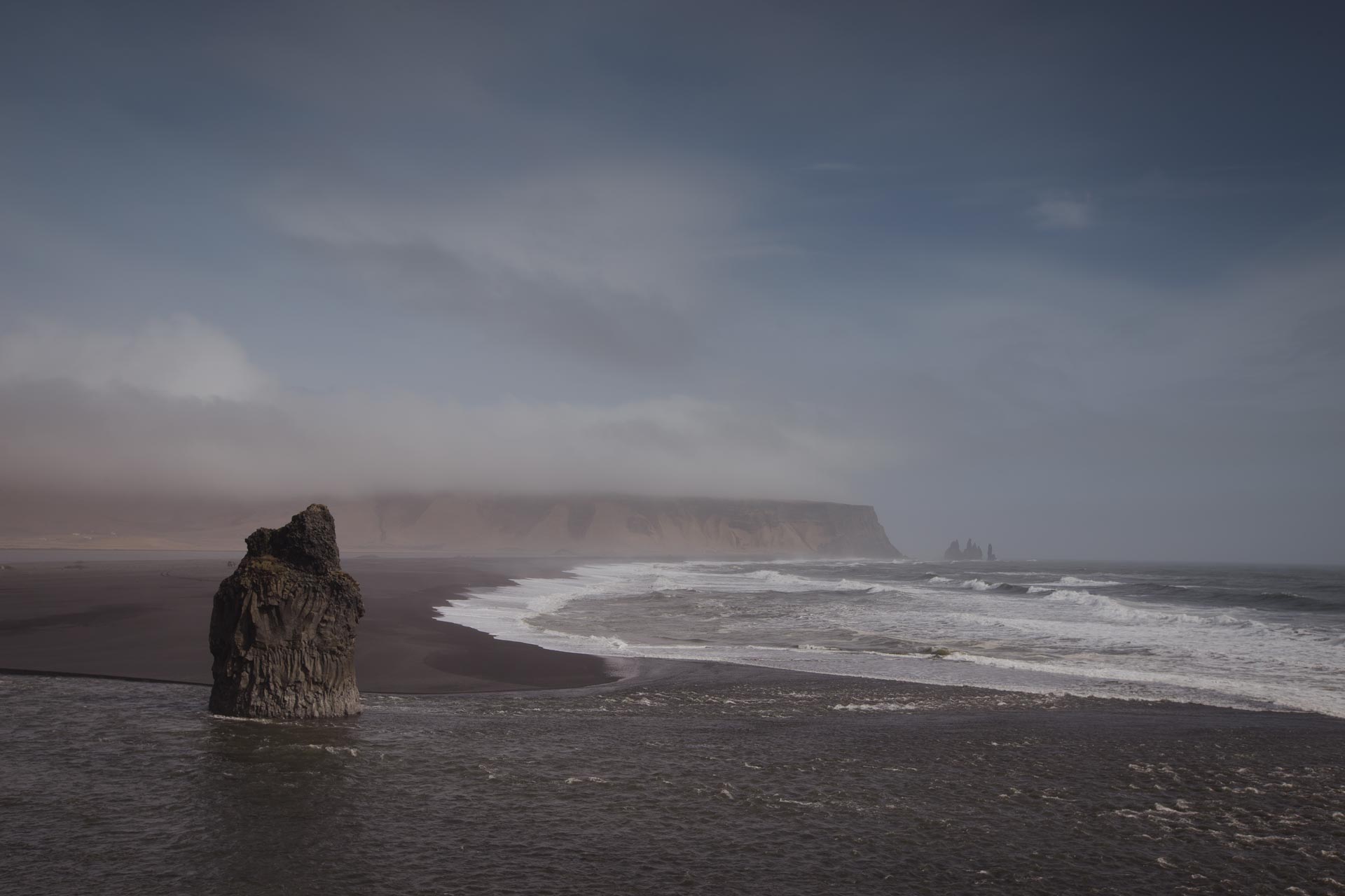 Mr Iceland – Black Beach romantic view
