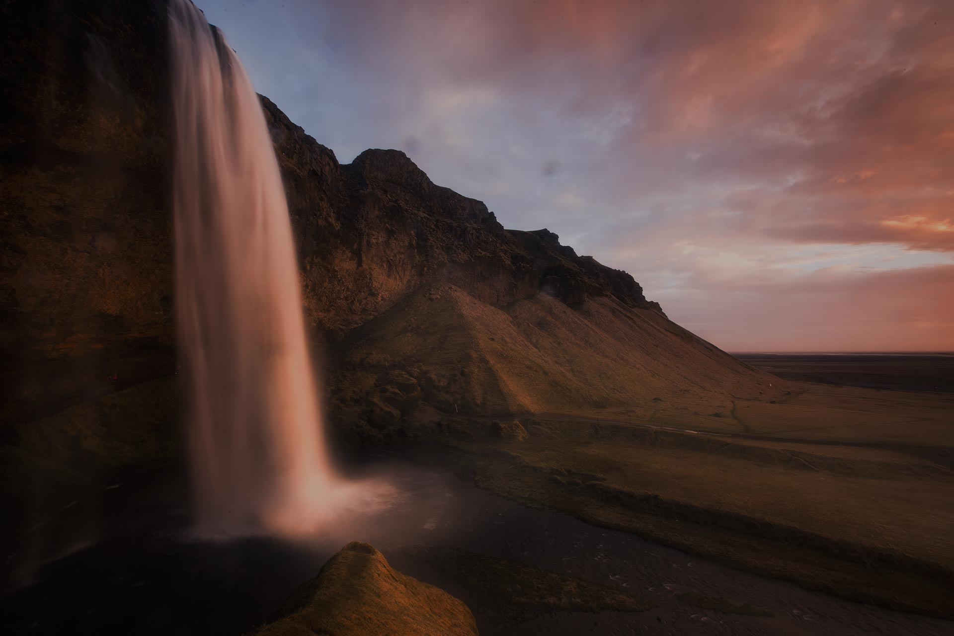 Mr Iceland – ride to the waterfalls Mr Iceland - ride to the waterfalls