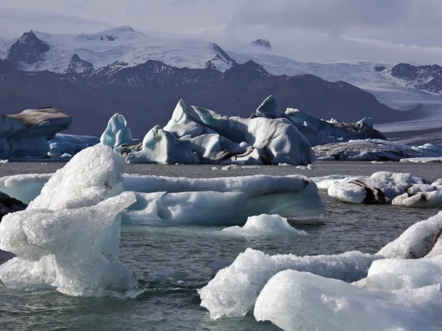 Private tour to Jökulsárlón and Diamond Beach in Iceland